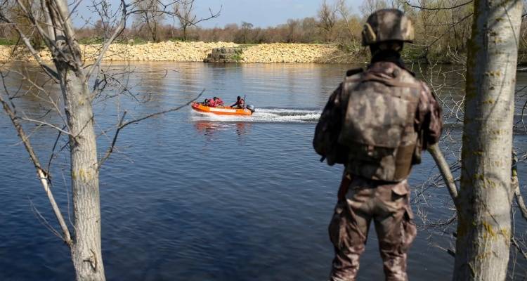 &Tau;&omicron;&upsilon;&rho;&kappa;&iota;&kappa;ά &Mu;&Mu;&Epsilon;: &Sigma;&upsilon;&nu;&epsilon;&lambda;ή&phi;&theta;&eta;&sigma;&alpha;&nu; &epsilon;&pi;&tau;ά &tau;&rho;&omicron;&mu;&omicron;&kappa;&rho;ά&tau;&epsilon;&sigmaf; &tau;&omicron;&upsilon; PKK &kappa;&alpha;&iota; &tau;&eta;&sigmaf; FETO, &pi;&rho;&iota;&nu; &pi;&rho;&omicron;&lambda;ά&beta;&omicron;&upsilon;&nu; &nu;&alpha; &pi;&epsilon;&rho;ά&sigma;&omicron;&upsilon;&nu; &sigma;&tau;&eta;&nu; &Epsilon;&lambda;&lambda;ά&delta;&alpha;