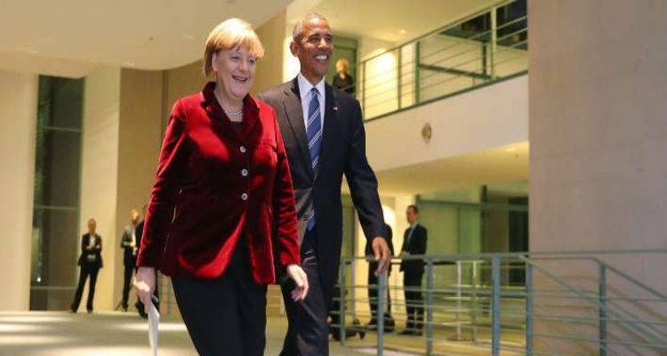 &Mu;ί&nu;&iota; &sigma;ύ&nu;&omicron;&delta;&omicron;&sigmaf; &kappa;&omicron;&rho;&upsilon;&phi;ή&sigmaf; &sigma;&tau;&omicron; &Beta;&epsilon;&rho;&omicron;&lambda;ί&nu;&omicron; | &Sigma;&upsilon;&nu;&alpha;&nu;&tau;ώ&nu;&tau;&alpha;&iota; &Omicron;&mu;&pi;ά&mu;&alpha;, &Mu;έ&rho;&kappa;&epsilon;&lambda;, &Mu;έ&iota;, &Omicron;&lambda;ά&nu;&tau;, &Rho;έ&nu;&tau;&sigma;&iota; &kappa;&alpha;&iota; &Rho;&alpha;&chi;ό&iota;