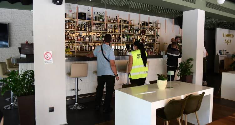 Πάνω από 90.000 έλεγχοι την πρώτη ημέρα εφαρμογής των νέων μέτρων | 11 συλλήψεις, λουκέτο σε 23 καταστήματα