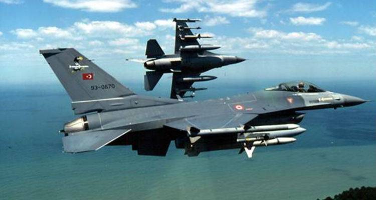 F-16 &alpha;&pi;ό &tau;&eta; &Lambda;ή&mu;&nu;&omicron; &epsilon;&nu;&epsilon;&pi;&lambda;ά&kappa;&eta;&sigma;&alpha;&nu; &sigma;&epsilon; &sigma;&kappa;&lambda;&eta;&rho;ή &alpha;&epsilon;&rho;&omicron;&mu;&alpha;&chi;ί&alpha; &mu;&epsilon; &tau;&omicron;&upsilon;&rho;&kappa;&iota;&kappa;ά &mu;&alpha;&chi;&eta;&tau;&iota;&kappa;ά.