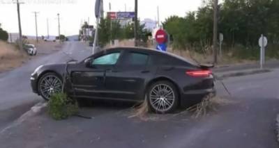 &Theta;&epsilon;&sigma;&sigma;&alpha;&lambda;&omicron;&nu;ί&kappa;&eta;: Porsche &pi;&omicron;&upsilon; έ&tau;&rho;&epsilon;&chi;&epsilon; &mu;&epsilon; &iota;&lambda;&iota;&gamma;&gamma;&iota;ώ&delta;&eta; &tau;&alpha;&chi;ύ&tau;&eta;&tau;&alpha; &epsilon;&mu;&beta;ό&lambda;&iota;&sigma;&epsilon; &Iota;&Chi; -&Omicron; &omicron;&delta;&eta;&gamma;ό&sigmaf; &tau;&eta;&sigmaf; έ&sigma;&pi;&alpha;&sigma;&epsilon; &tau;&eta;&nu; &eta;&lambda;&iota;&omicron;&rho;&omicron;&phi;ή &kappa;&alpha;&iota; &delta;&iota;έ&phi;&upsilon;&gamma;&epsilon;, &delta;ύ&omicron; &tau;&rho;&alpha;&upsilon;&mu;&alpha;&tau;ί&epsilon;&sigmaf;