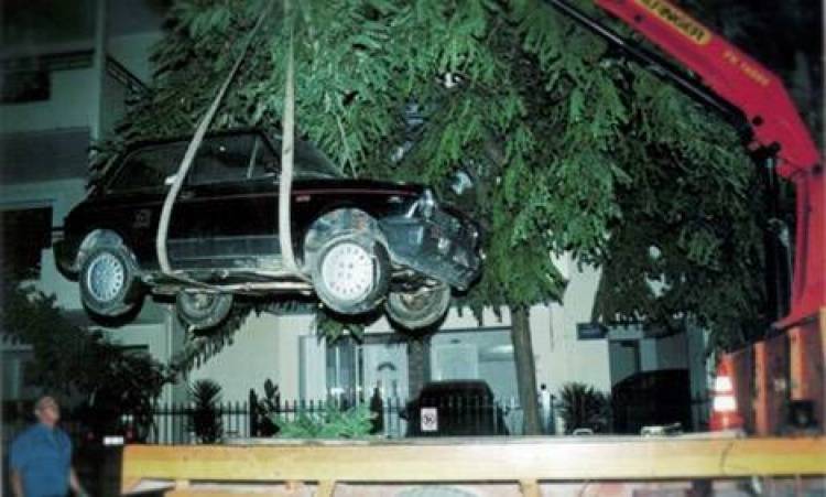 Σε απομάκρυνση των εγκαταλελειμμένων οχημάτων από κοινόχρηστους χώρους προχωράει ο Δήμος Λήμνου