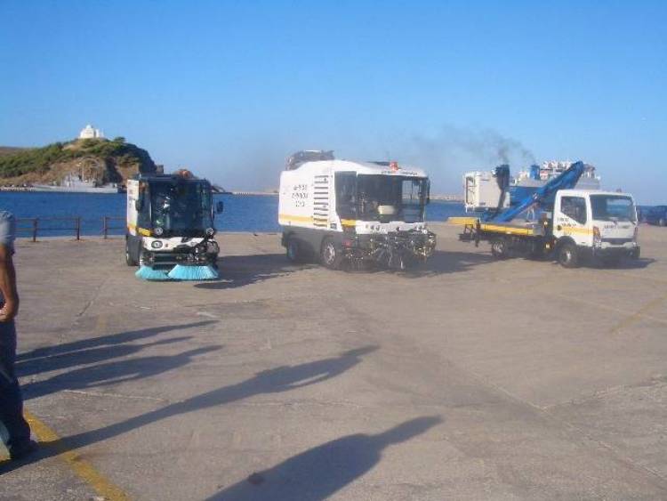 Νέα μηχανήματα καθαριότητας παρέλαβε εχθές ο Δήμος Λήμνου