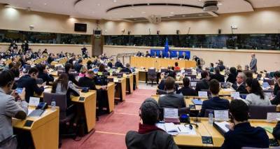 &Alpha;&upsilon;&tau;ό &epsilon;ί&nu;&alpha;&iota; &tau;&omicron; &pi;&lambda;&alpha;ί&sigma;&iota;&omicron; &tau;&eta;&sigmaf; &sigma;&upsilon;&mu;&phi;&omega;&nu;ί&alpha;&sigmaf; &mu;&epsilon; &tau;&omicron;&upsilon;&sigmaf; &delta;&alpha;&nu;&epsilon;&iota;&sigma;&tau;έ&sigmaf;