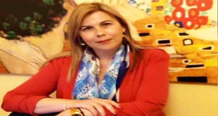 &Eta; &Epsilon;. &Gamma;&epsilon;ώ&rho;&gamma;&alpha; &alpha;&nu;&tau;&alpha;&pi;&alpha;&nu;&tau;ά: &laquo;&Sigma;&epsilon; &pi;&alpha;&nu;&iota;&kappa;ό &kappa;&alpha;&iota; &alpha;&gamma;&omega;&nu;ί&alpha; &eta; &Delta;&eta;&mu;&omicron;&tau;&iota;&kappa;ή &Alpha;&rho;&chi;ή &nu;&alpha; &epsilon;&pi;&iota;&delta;&epsilon;ί&xi;&epsilon;&iota; &pi;&alpha;&rho;&alpha;&gamma;&omega;&gamma;&iota;&kappa;ό&tau;&eta;&tau;&alpha;&raquo;