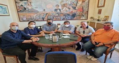 &Gamma;. &Mu;&pi;&omicron;&upsilon;&rho;&nu;&omicron;ύ&sigmaf; &gamma;&iota;&alpha; &tau;&eta;&nu; &epsilon;&pi;ί&sigma;&kappa;&epsilon;&psi;&eta; &sigma;&tau;&eta;&nu; &Lambda;ή&mu;&nu;&omicron; &mu;&epsilon; &Xi;&alpha;&nu;&theta;ό: "&Pi;&omicron;&lambda;&iota;&tau;&iota;&kappa;ή &alpha;&lambda;&lambda;&alpha;&gamma;ή &gamma;&iota;&alpha; &nu;&alpha; &alpha;&nu;&alpha;&beta;&alpha;&theta;&mu;ί&sigma;&omicron;&upsilon;&mu;&epsilon; &tau;&omicron; &Epsilon;&theta;&nu;&iota;&kappa;ό &Sigma;ύ&sigma;&tau;&eta;&mu;&alpha; &Upsilon;&gamma;&epsilon;ί&alpha;&sigmaf; &sigma;&tau;&alpha; &nu;&eta;&sigma;&iota;ά"