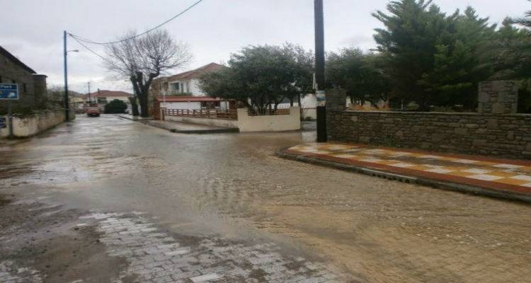 Κύμα σφοδρής κακοκαιρίας ως την Τρίτη | Βροχές και καταιγίδες στα νησιά του Βόρειου και Ανατολικού Αιγαίου