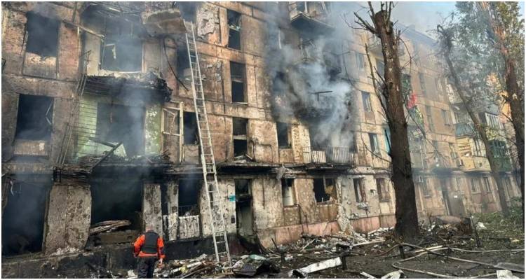 &Omicron;&upsilon;&kappa;&rho;&alpha;&nu;ί&alpha;: &Nu;έ&alpha; &rho;&omega;&sigma;&iota;&kappa;ή &alpha;&epsilon;&rho;&omicron;&pi;&omicron;&rho;&iota;&kappa;ή &epsilon;&pi;&iota;&delta;&rho;&omicron;&mu;ή &mu;&epsilon; &nu;&epsilon;&kappa;&rho;&omicron;ύ&sigmaf; -&Kappa;&alpha;&tau;&alpha;&sigma;&tau;&rho;ά&phi;&eta;&kappa;&epsilon; &pi;&omicron;&lambda;&upsilon;&kappa;&alpha;&tau;&omicron;&iota;&kappa;ί&alpha;, ά&nu;&theta;&rho;&omega;&pi;&omicron;&iota; &sigma;&tau;&alpha; &chi;&alpha;&lambda;ά&sigma;&mu;&alpha;&tau;&alpha;