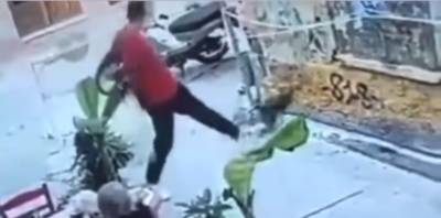 &Sigma;&upsilon;&nu;&epsilon;&lambda;ή&phi;&theta;&eta; &omicron; &delta;&rho;ά&sigma;&tau;&eta;&sigmaf; &pi;&omicron;&upsilon; &kappa;&lambda;&omega;&tau;&sigma;&omicron;ύ&sigma;&epsilon; &gamma;&alpha;&tau;ά&kappa;&iota; &sigma;&tau;&eta; &Lambda;έ&sigma;&beta;&omicron;