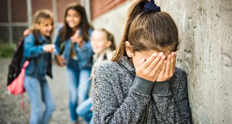 &Alpha;&nu;ή&lambda;&iota;&kappa;&epsilon;&sigmaf; &sigma;&tau;&eta;&nu; &Pi;ά&tau;&rho;&alpha; &upsilon;&pi;&omicron;&chi;&rho;έ&omega;&sigma;&alpha;&nu; 13&chi;&rho;&omicron;&nu;&eta; &nu;&alpha; &tau;&omicron;&upsilon;&sigmaf; &phi;&iota;&lambda;ή&sigma;&epsilon;&iota; &tau;&alpha; &pi;ό&delta;&iota;&alpha; &kappa;&alpha;&iota; &tau;&eta;&nu; &tau;&rho;ά&beta;&eta;&xi;&alpha;&nu; &beta;ί&nu;&tau;&epsilon;&omicron;
