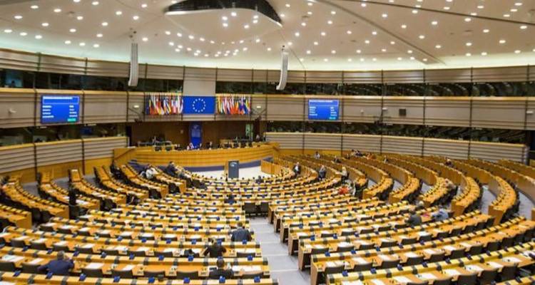 Qatargate: &Kappa;&alpha;&tau;&epsilon;&pi;&epsilon;ί&gamma;&omicron;&upsilon;&sigma;&alpha; &delta;&iota;&alpha;&delta;&iota;&kappa;&alpha;&sigma;ί&alpha; &gamma;&iota;&alpha; &tau;&eta;&nu; ά&rho;&sigma;&eta; &alpha;&sigma;&upsilon;&lambda;ί&alpha;&sigmaf; &delta;ύ&omicron; &epsilon;&upsilon;&rho;&omega;&beta;&omicron;&upsilon;&lambda;&epsilon;&upsilon;&tau;ώ&nu; &alpha;&pi;ό &tau;&eta;&nu; &Rho;&omicron;&mu;&pi;έ&rho;&tau;&alpha; &Mu;έ&tau;&sigma;&omicron;&lambda;&alpha;