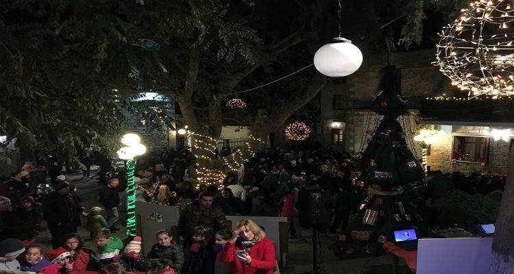 &Sigma;&epsilon; &rho;&upsilon;&theta;&mu;&omicron;ύ&sigmaf; &Chi;&rho;&iota;&sigma;&tau;&omicron;&upsilon;&gamma;έ&nu;&nu;&omega;&nu; &kappa;&alpha;&iota; &omicron; &Kappa;ά&sigma;&pi;&alpha;&kappa;&alpha;&sigmaf; (photos)