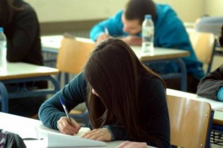 &Eta; &delta;&epsilon;ύ&tau;&epsilon;&rho;&eta; &eta;&mu;έ&rho;&alpha; &tau;&omega;&nu; &Pi;&alpha;&nu;&epsilon;&lambda;&lambda;&alpha;&delta;&iota;&kappa;ώ&nu;, &tau;&omicron; &alpha;&pi;&omicron;&upsilon;&sigma;&iota;&omicron;&lambda;ό&gamma;&iota;&omicron; &kappa;&alpha;&iota; &eta; &epsilon;&pi;ί&tau;&alpha;&xi;&eta;