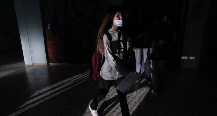 Εμβολιασμός 12-15 ετών: Τι εξετάζει η Επιτροπή Εμβολιασμού και οι συστάσεις του ΕΜΑ