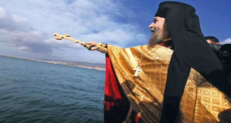 K&alpha;&nu;&omicron;&nu;&iota;&kappa;ά &omicron; &kappa;&alpha;&theta;&alpha;&gamma;&iota;&alpha;&sigma;&mu;ό&sigmaf; &tau;&omega;&nu; &upsilon;&delta;ά&tau;&omega;&nu; &sigma;&epsilon; &Kappa;&omega;&nu;&sigma;&tau;&alpha;&nu;&tau;&iota;&nu;&omicron;ύ&pi;&omicron;&lambda;&eta; &kappa;&alpha;&iota; &Sigma;&mu;ύ&rho;&nu;&eta;