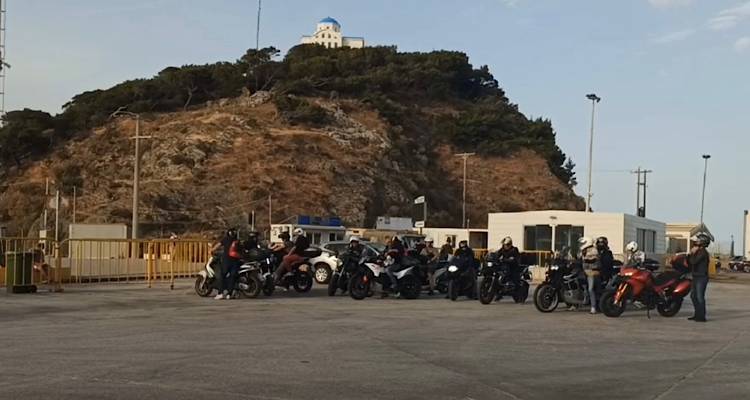 18 &Mu;&omicron;&tau;&omicron;&sigma;&iota;&kappa;&lambda;&epsilon;&tau;&iota;&sigma;&tau;έ&sigmaf; έ&phi;&tau;&alpha;&sigma;&alpha;&nu; &sigma;&tau;&eta; &Lambda;ή&mu;&nu;&omicron; &gamma;&iota;&alpha; &nu;&alpha; &tau;&eta;&nu; &epsilon;&xi;&epsilon;&rho;&epsilon;&upsilon;&nu;ή&sigma;&omicron;&upsilon;&nu; &sigma;&epsilon; έ&nu;&alpha; &alpha;&upsilon;&theta;&epsilon;&nu;&tau;&iota;&kappa;ό Road Trip (Video)