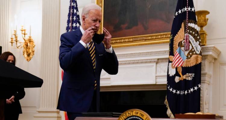 Ο Μπάιντεν επιβάλλει εκ νέου απαγόρευση εισόδου από χώρες της Ευρώπης και την Βραζιλία