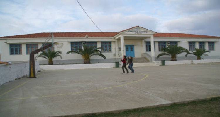 &Tau;έ&lambda;&omicron;&sigmaf; &sigma;&tau;&eta;&nu; &tau;&alpha;&lambda;&alpha;&iota;&pi;&omega;&rho;ί&alpha; &gamma;&omicron;&nu;&iota;ώ&nu; &kappa;&alpha;&iota; &mu;&alpha;&theta;&eta;&tau;ώ&nu; &alpha;&pi;ό &Delta;ά&phi;&nu;&eta; &kappa;&alpha;&iota; &Sigma;&alpha;&rho;&delta;έ&sigmaf; (mp3)