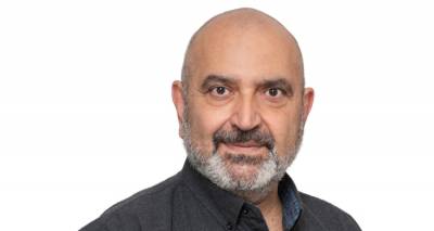 &Alpha;. &Mu;&alpha;&nu;&tau;&zeta;&alpha;&beta;έ&lambda;&alpha;&sigmaf;: &laquo;&Epsilon;&pi;&iota;&tau;&rho;έ&pi;&epsilon;&tau;&alpha;&iota; &nu;&alpha; &pi;έ&sigma;&epsilon;&iota;&sigmaf;, &epsilon;&pi;&iota;&beta;ά&lambda;&lambda;&epsilon;&tau;&alpha;&iota; &nu;&alpha; &sigma;&eta;&kappa;&omega;&theta;&epsilon;ί&sigmaf;&raquo;