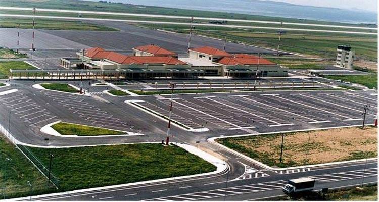 Δεν θα συνεχιστεί η ιδιωτικοποίηση των περιφερειακών αεροδρομίων