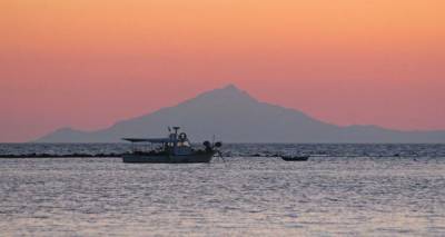 &Alpha;ί&theta;&rho;&iota;&omicron;&sigmaf; &omicron; &kappa;&alpha;&iota;&rho;ό&sigmaf; &sigma;&tau;&eta; &Lambda;ή&mu;&nu;&omicron; (mp3)