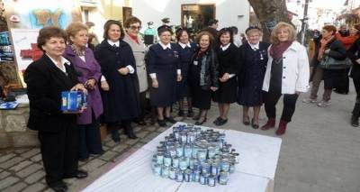 Το δέντρο από γάλα &quot;άπλωσε&quot; τα κλαδιά του στη Μύρινα και &quot;μοίρασε&quot; αγάπη (photos)