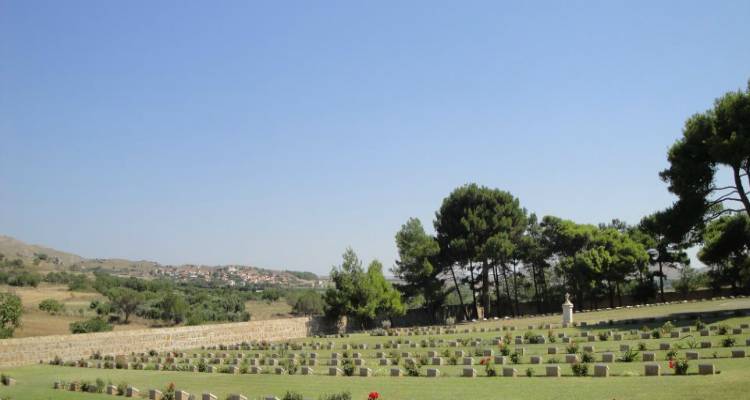 &Lambda;ή&mu;&nu;&omicron;&sigmaf;: &Tau;&rho;&iota;ή&mu;&epsilon;&rho;&epsilon;&sigmaf; &epsilon;&kappa;&delta;&eta;&lambda;ώ&sigma;&epsilon;&iota;&sigmaf; &gamma;&iota;&alpha; &tau;&alpha; 100 &chi;&rho;ό&nu;&iota;&alpha; &alpha;&pi;ό &tau;&eta;&nu; &upsilon;&pi;&omicron;&gamma;&rho;&alpha;&phi;ή &tau;&eta;&sigmaf; &sigma;&upsilon;&nu;&theta;ή&kappa;&eta;&sigmaf; &tau;&omicron;&upsilon; &Mu;&omicron;ύ&delta;&rho;&omicron;&upsilon;