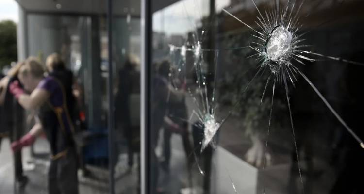 &Mu;&pi;&alpha;&rho;ά&zeta; &epsilon;&pi;&iota;&theta;έ&sigma;&epsilon;&omega;&nu; &alpha;&pi;ό &alpha;&gamma;&nu;ώ&sigma;&tau;&omicron;&upsilon;&sigmaf; &sigma;&epsilon; &sigma;&omicron;ύ&pi;&epsilon;&rho; &mu;ά&rho;&kappa;&epsilon;&tau; &sigma;&tau;&eta;&nu; &Alpha;&tau;&tau;&iota;&kappa;ή -Έ&sigma;&pi;&alpha;&sigma;&alpha;&nu; &tau;&zeta;&alpha;&mu;&alpha;&rho;ί&epsilon;&sigmaf; &mu;&epsilon; &beta;&alpha;&rho;&iota;&omicron;&pi;&omicron;ύ&lambda;&epsilon;&sigmaf;