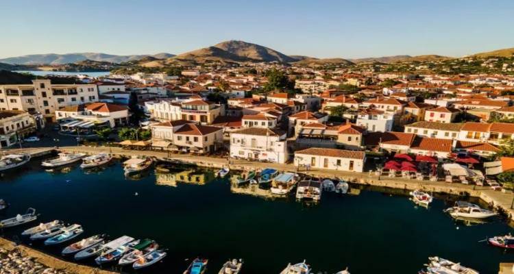 &Lambda;ή&mu;&nu;&omicron;&sigmaf;: &Tau;&omicron; &nu;&eta;&sigma;ί &beta;&gamma;ά&zeta;&epsilon;&iota; &psi;&eta;&phi;&iota;&alpha;&kappa;ά &tau;&omicron;&upsilon;&sigmaf; &kappa;&rho;&upsilon;&mu;&mu;έ&nu;&omicron;&upsilon;&sigmaf; &theta;&eta;&sigma;&alpha;&upsilon;&rho;&omicron;ύ&sigmaf; &tau;&omicron;&upsilon; | &Alpha;&pi;ό &tau;&iota;&sigmaf; &alpha;&mu;&mu;&omicron;&theta;ί&nu;&epsilon;&sigmaf; &kappa;&alpha;&iota; &tau;&omicron;&upsilon;&sigmaf; &upsilon;&gamma;&rho;&omicron;&tau;ό&pi;&omicron;&upsilon;&sigmaf; έ&omega;&sigmaf; &tau;&omicron; &Gamma;&epsilon;&omega;&lambda;&omicron;&gamma;&iota;&kappa;ό &Pi;ά&rho;&kappa;&omicron; &Phi;&alpha;&lambda;&alpha;&kappa;&rho;ά