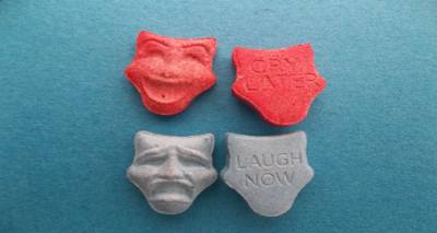 &Sigma;ύ&lambda;&lambda;&eta;&psi;&eta; 21&chi;&rho;&omicron;&nu;&eta;&sigmaf; &kappa;&alpha;&iota; 25&chi;&rho;&omicron;&nu;&omicron;&upsilon; &alpha;&pi;ό &tau;&eta; &Lambda;έ&sigma;&beta;&omicron; &gamma;&iota;&alpha; &epsilon;&iota;&sigma;&alpha;&gamma;&omega;&gamma;ή &nu;&alpha;&rho;&kappa;&omega;&tau;&iota;&kappa;ώ&nu; &sigma;&tau;&eta;&nu; &Epsilon;&lambda;&lambda;&eta;&nu;&iota;&kappa;ή &Epsilon;&pi;&iota;&kappa;&rho;ά&tau;&epsilon;&iota;&alpha; (photos)