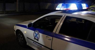 Όχημα της αστυνομίας εχθές  το βράδυ στο λιμάνι της Μύρινας