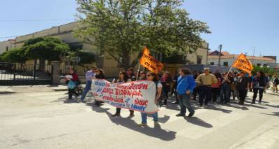 &Sigma;&upsilon;&mu;&mu;&epsilon;&tau;&epsilon;ί&chi;&alpha;&nu; &sigma;&tau;&eta;&nu; &alpha;&pi;&epsilon;&rho;&gamma;ί&alpha; &alpha;&lambda;&lambda;ά ό&chi;&iota; &sigma;&tau;&eta; &sigma;&upsilon;&gamma;&kappa;έ&nu;&tau;&rho;&omega;&sigma;&eta; &omicron;&iota; &delta;ά&sigma;&kappa;&alpha;&lambda;&omicron;&iota; &tau;&eta;&sigmaf; &Lambda;ή&mu;&nu;&omicron;&upsilon;