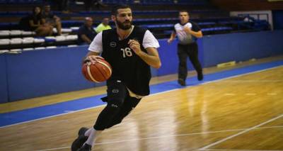 &Mu;&omicron;ύ&rho;&tau;&omicron;&sigmaf;: &laquo;&Nu;&alpha; &kappa;ά&nu;&omicron;&upsilon;&mu;&epsilon; &pi;&epsilon;&rho;ή&phi;&alpha;&nu;&eta; ό&lambda;&eta; &tau;&eta; &Lambda;ή&mu;&nu;&omicron;&raquo;