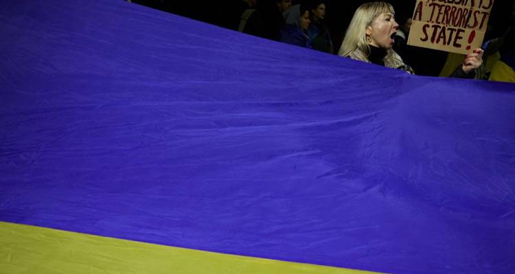 &Pi;ό&lambda;&epsilon;&mu;&omicron;&sigmaf; &sigma;&tau;&eta;&nu; &Omicron;&upsilon;&kappa;&rho;&alpha;&nu;ί&alpha;: &Omicron;&iota; &pi;&omicron;&lambda;ί&tau;&epsilon;&sigmaf; &tau;&eta;&sigmaf; &Delta;ύ&sigma;&eta;&sigmaf; &delta;&epsilon;&nu; &theta;έ&lambda;&omicron;&upsilon;&nu; &upsilon;&pi;&omicron;&chi;&omega;&rho;ή&sigma;&epsilon;&iota;&sigmaf; &pi;&rho;&omicron;&sigmaf; &tau;&eta; &Rho;&omega;&sigma;ί&alpha; &ndash; &Epsilon;&xi;&alpha;&iota;&rho;έ&sigma;&epsilon;&iota;&sigmaf; &eta; &Epsilon;&lambda;&lambda;ά&delta;&alpha; &kappa;&alpha;&iota; &eta; &Omicron;&upsilon;&gamma;&gamma;&alpha;&rho;ί&alpha;