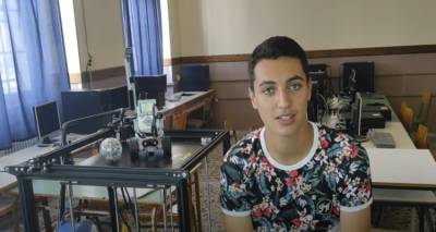 &laquo;&Pi;&omicron;&delta;ό&sigma;&phi;&alpha;&iota;&rho;&omicron; &mu;&epsilon; &rho;&omicron;&mu;&pi;ό&tau;&raquo; &kappa;&alpha;&iota; &laquo;&Epsilon;&kappa;&tau;&upsilon;&pi;ώ&sigma;&epsilon;&iota;&sigmaf; 3D&raquo; &alpha;&pi;ό &tau;&omicron;&upsilon;&sigmaf; &delta;&eta;&mu;&iota;&omicron;&upsilon;&rho;&gamma;&iota;&kappa;&omicron;ύ&sigmaf; &mu;&alpha;&theta;&eta;&tau;έ&sigmaf; &tau;&omicron;&upsilon; &Epsilon;&Pi;&Alpha;&Lambda; &Mu;ύ&rho;&iota;&nu;&alpha;&sigmaf; (video)