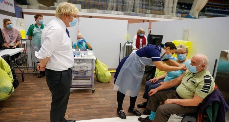 Κορονοϊός: Η Βρετανία ξεπέρασε τα 15 εκατ. εμβολιασμούς