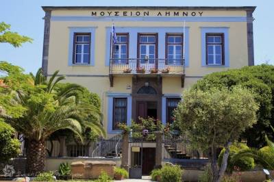 Επίσκεψη στο Αρχαιολογικό Μουσείο από το εικαστικό εργαστήρι του ΛτΕ Λήμνου (photos)