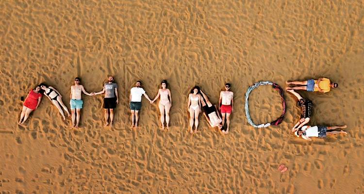 &Pi;ή&rho;&alpha;&nu; &theta;έ&sigma;&eta;, &xi;ά&pi;&lambda;&omega;&sigma;&alpha;&nu; &kappa;&alpha;&iota; &tau;&omicron; &laquo;&kappa;&lambda;&iota;&kappa;&raquo; έ&gamma;&rho;&alpha;&psi;&epsilon; &Lambda;&Eta;&Mu;&Nu;&Omicron;&Sigma; (video)