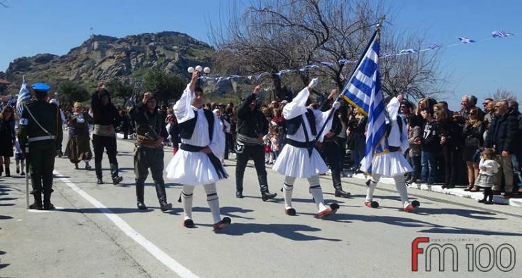 Ολοκληρώθηκε η παρέλαση για την 25η Μαρτίου στη Μύρινα (photos + video)