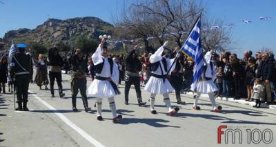 Ολοκληρώθηκε η παρέλαση για την 25η Μαρτίου στη Μύρινα (photos + video)