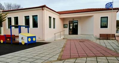 3&omicron; &Nu;&eta;&pi;&iota;&alpha;&gamma;&omega;&gamma;&epsilon;ί&omicron; &Mu;ύ&rho;&iota;&nu;&alpha;&sigmaf;: &Pi;&alpha;&rho;έ&mu;&beta;&alpha;&sigma;&eta; &tau;&omega;&nu; &gamma;&omicron;&nu;έ&omega;&nu; &gamma;&iota;&alpha; &tau;&eta;&nu; &pi;&alpha;&rho;ά&lambda;&lambda;&eta;&lambda;&eta; &sigma;&tau;ή&rho;&iota;&xi;&eta; &tau;&rho;&iota;ώ&nu; &pi;&alpha;&iota;&delta;&iota;ώ&nu; | &Zeta;&eta;&tau;&omicron;ύ&nu; &mu;ό&nu;&iota;&mu;&eta; &lambda;ύ&sigma;&eta;