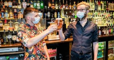 Βρετανία – Κορονοϊός: Ένα μεγάλο βήμα για τη χαλάρωση των περιορισμών σήμερα Δευτέρα