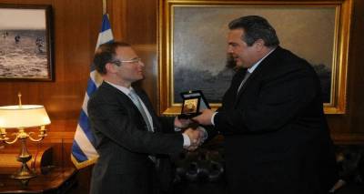 Στη Λήμνο προσκάλεσε ο Πάνος Καμμένος το ναύαρχο σερ Τζοόρτζ Ζαμπέλα