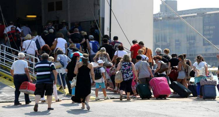 &Omicron;&iota; &alpha;&delta;&epsilon;&iota;&omicron;ύ&chi;&omicron;&iota; &tau;&omicron;&upsilon; &Alpha;&upsilon;&gamma;&omicron;ύ&sigma;&tau;&omicron;&upsilon; &kappa;&alpha;&tau;&alpha;&kappa;&lambda;ύ&zeta;&omicron;&upsilon;&nu; &kappa;&alpha;&iota; &sigma;ή&mu;&epsilon;&rho;&alpha; &tau;&alpha; &mu;&epsilon;&gamma;&alpha;&lambda;ύ&tau;&epsilon;&rho;&alpha; &lambda;&iota;&mu;ά&nu;&iota;&alpha;