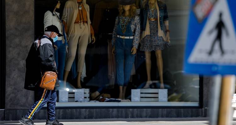 Κορωνοϊός: Ανοίγει σήμερα η πλατφόρμα για τα 800 ευρώ
