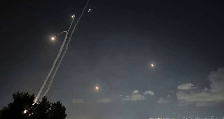 &Pi;&upsilon;&rho;&alpha;&upsilon;&lambda;&iota;&kappa;ή &epsilon;&pi;ί&theta;&epsilon;&sigma;&eta; &tau;&eta;&sigmaf; &Chi;&epsilon;&zeta;&mu;&pi;&omicron;&lambda;ά&chi; &sigma;&tau;&omicron; &Tau;&epsilon;&lambda; &Alpha;&beta;ί&beta; -&Sigma;&tau;ό&chi;&epsilon;&upsilon;&epsilon; &tau;&alpha; &gamma;&rho;&alpha;&phi;&epsilon;ί&alpha; &tau;&eta;&sigmaf; &Mu;&omicron;&sigma;ά&nu;&tau;