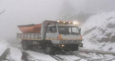 Ξεκίνησαν οι ρίψεις αλατιού στα επικίνδυνα σημεία της Λήμνου