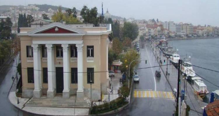 Σκάνδαλα και ρουσφετολογική πολιτική στην Περιφέρεια καταγγέλλει η Αγλαΐα Κυρίτση