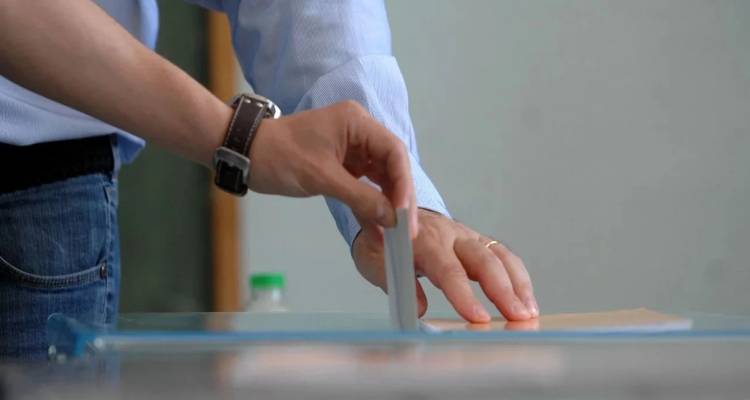 &Delta;&eta;&mu;&omicron;&sigma;&kappa;ό&pi;&eta;&sigma;&eta; Marc: &Sigma;&tau;&omicron; 31% &eta; &Nu;&Delta; &mu;&epsilon; &pi;&rho;&omicron;&beta;ά&delta;&iota;&sigma;&mu;&alpha; 11,8 &mu;&omicron;&nu;ά&delta;&omega;&nu; -&Sigma;&tau;&omicron; 19,2% &tau;&omicron; &Pi;&Alpha;&Sigma;&Omicron;&Kappa;, &alpha;&lambda;&lambda;ά &chi;&omega;&rho;ί&sigmaf; &kappa;&upsilon;&beta;&epsilon;&rho;&nu;&eta;&tau;&iota;&kappa;ή &delta;&upsilon;&nu;&alpha;&mu;&iota;&kappa;ή