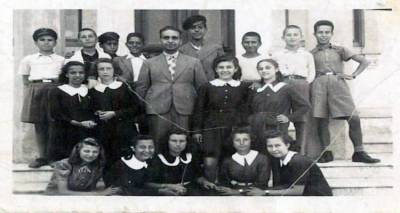 Πριν από 33 χρόνια «αποχαιρετίσαμε» τη σχολική ποδιά (photo)